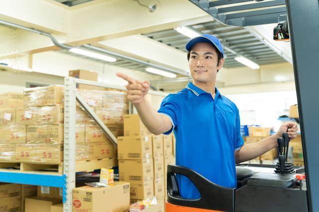 【川崎区浮島町/フォークリフト】日払OK◆選べる日勤/夜勤◆月収30万円以上も可能◆リーチフォーク作業