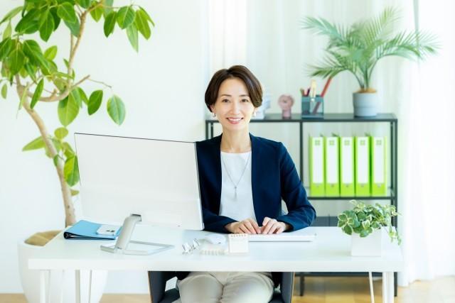 溜池山王駅！時給1800円+インセン有でプチボーナス！ドコモのチャット！祝金2万！未経験OK